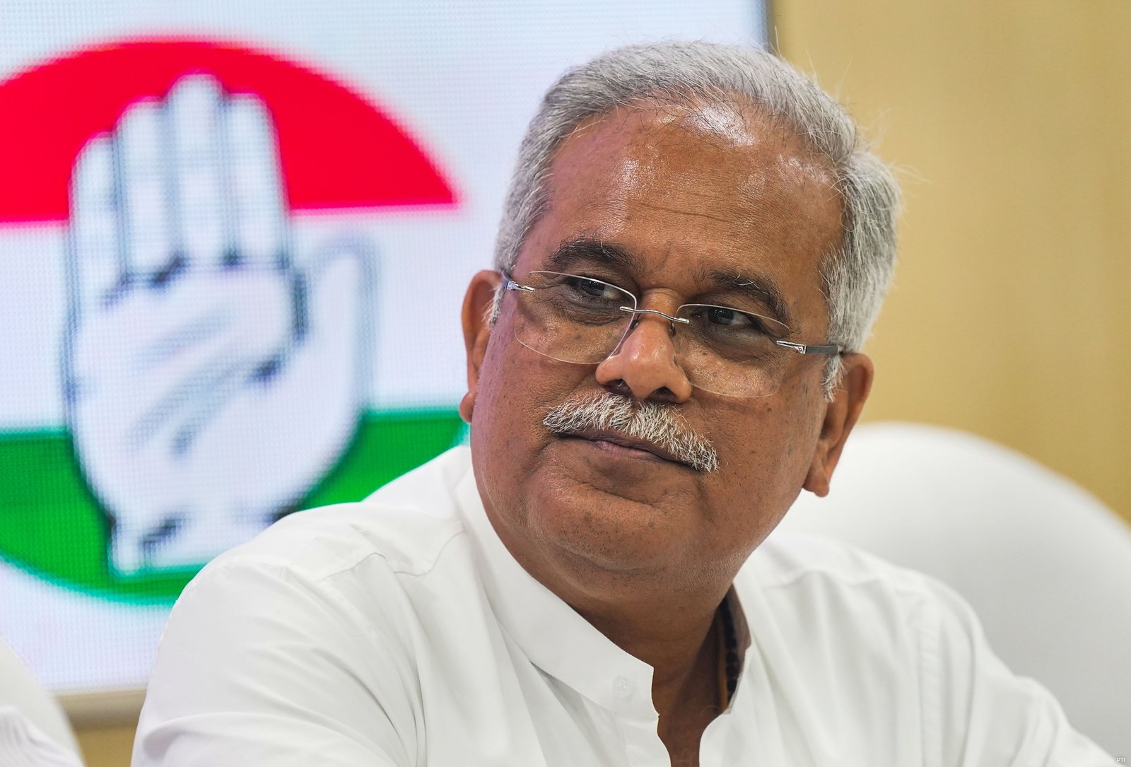 चन्नी विवाद के बीच कांग्रेस ने पंजाब प्रभारी को बदला