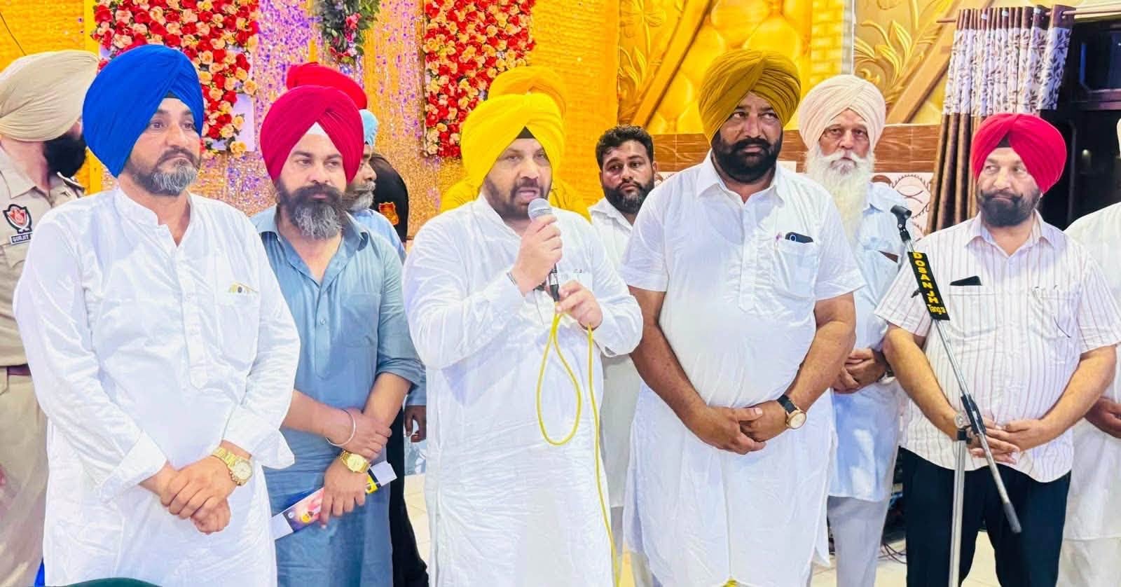 पंजाब के मंत्रियों और विधायकों ने भगवंत मान सरकार की जनहितैषी नीतियों को घर-घर तक पहुंचाने के लिए पूरे पंजाब में ‘लोक मिलनी’ का आयोजन किया