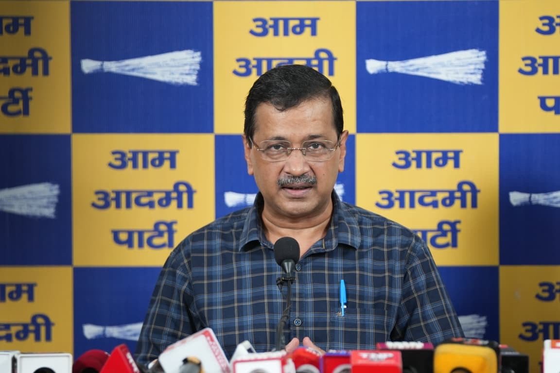 केजरीवाल की पीएम से मांग, सरकार पेट्रोल पंपों पर शुद्ध पेट्रोल का विकल्प दें और ई 20 पेट्रोल के रेट घटाए