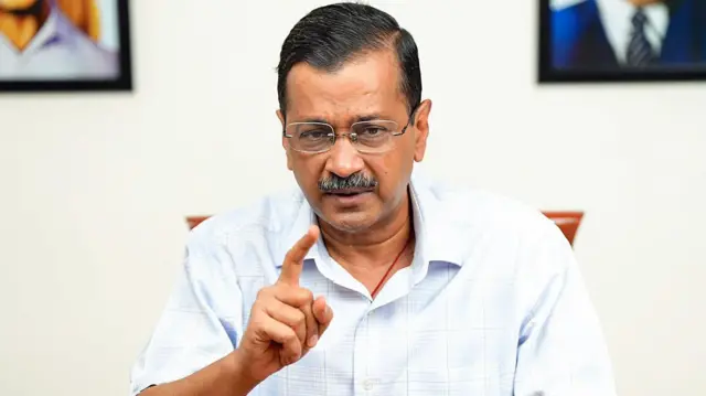 मोदी सरकार के लिए पूरा देश प्रयोगशाला, अब लोगों पर जबरदस्ती थोप रही 20 फीसद इथेनॉल मिला पेट्रोल- केजरीवाल