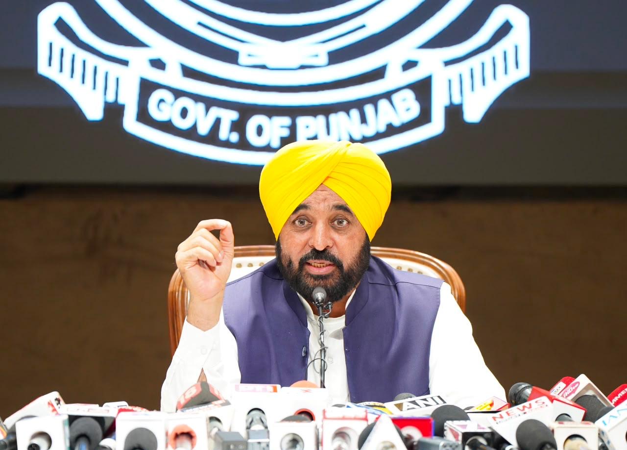 भगवंत मान सरकार ने निजी स्कूलों द्वारा मनमाने ढंग से फीस बढ़ाने पर रोक लगाई