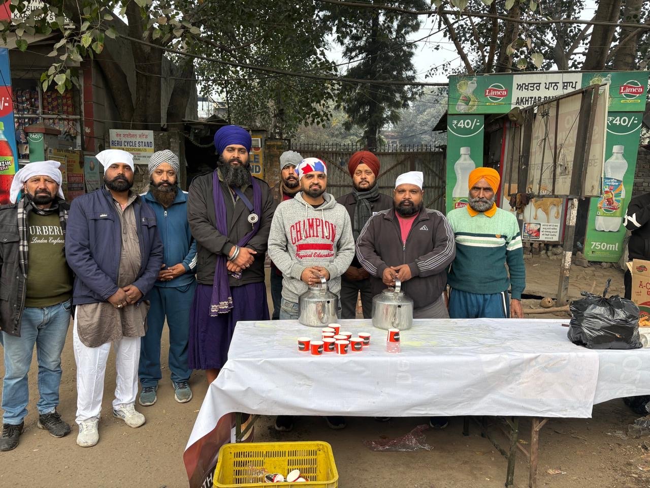 शहीदी दिहाडे को लेकर ONKAR ट्रैवेल ने लगाया दूध का लंगर