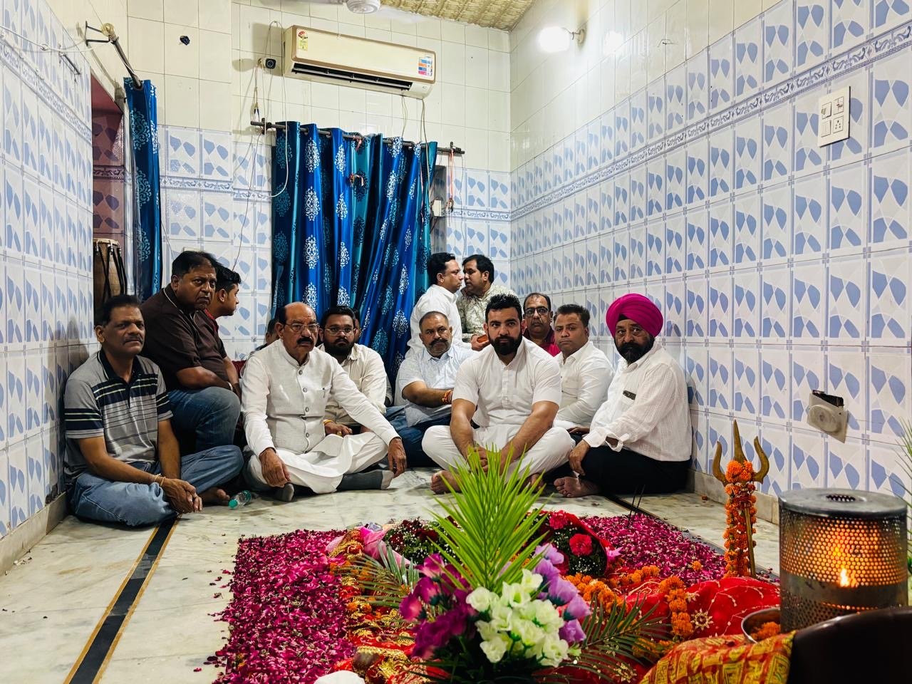 देवी राजरानी को हज़ारों लोगों ने नम आँखों से दी श्रद्धांजलि