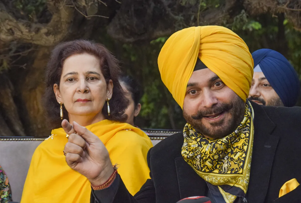 नवजोत सिद्धू की पत्नी नवजोत कौर के खिलाफ कांग्रेस ने लिया सख़्त एक्शन-पार्टी में उथल पुथल