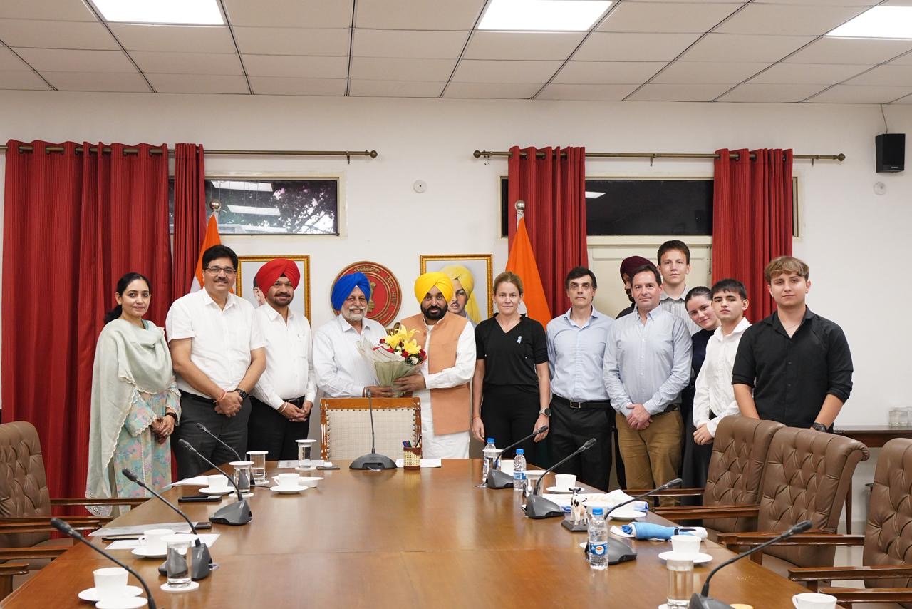 अर्जेंटीना के प्रतिनिधिमंडल ने मुख्यमंत्री से की मुलाकात, आधुनिक कृषि तकनीकों में दिखाई रुचि