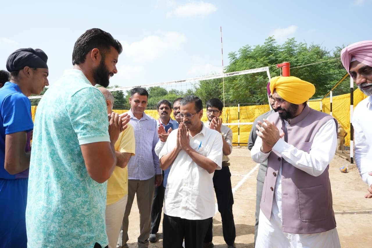 आम आदमी पार्टी के राष्ट्रीय संयोजक अरविंद केजरीवाल और मुख्यमंत्री भगवंत सिंह मान ने 3100 से अधिक अत्याधुनिक स्टेडियमों के निर्माण प्रोजेक्ट की शुरुआत