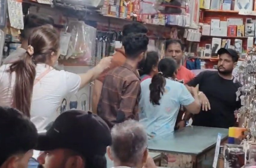 Rainak Bazar मे फड़ीवाले ने ग्राहक को जड़ा थप्पड़,थाने पहुँचा मामला