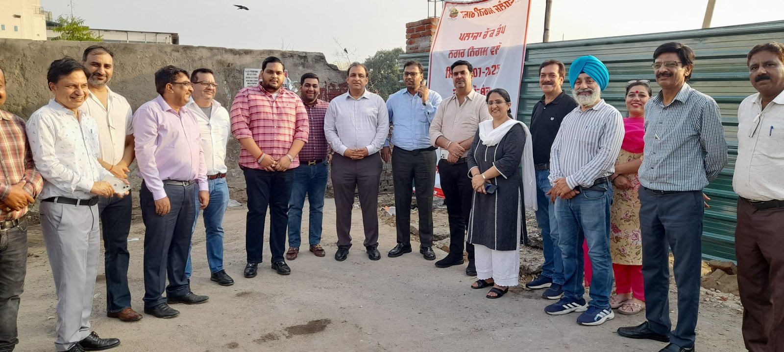 20 साल से मुख्य मार्ग पर बने कूड़े के डम्प को मेयर विनीत धीर ने उठवाया