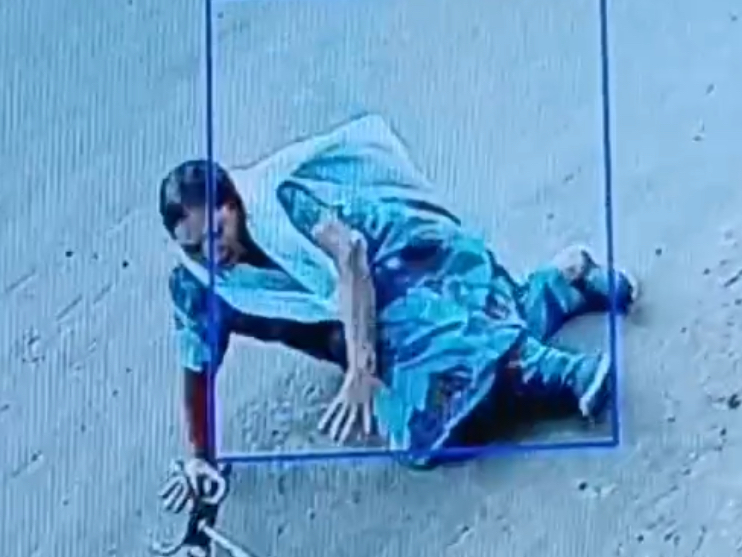 लुटेरों की घटियाँ करतूत-अपाहिज महिला को ही लूट ले गए,CCTV में क़ैद