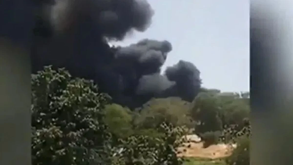 भारत में एयर इंडिया का विमान हुआ क्रैश,गुजरात के पूर्व मुख्यमंत्री सहित 242 लोग थे सवार