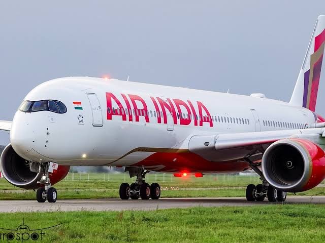 दिल्ली से उड़ी AIR इंडिया की फ्लाइट पर मिसाइल्स से हमला