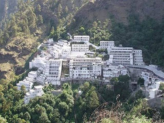 माता वैष्णोदेवी में टूटे पिछले 5 साल के रिकॉर्ड-पढ़ें हैरान करने वाली खबर