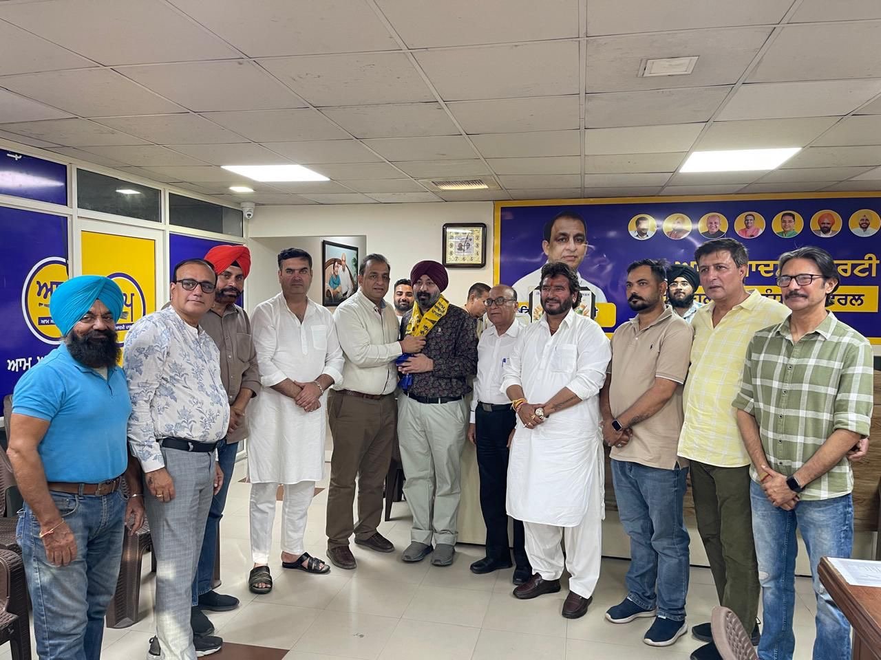 जालंधर सेंट्रल में कांग्रेस को बड़ा झटका, इंदरमोहन सिंह हनी नितिन कोहली की अगुवाई में ‘आप’ में शामिल