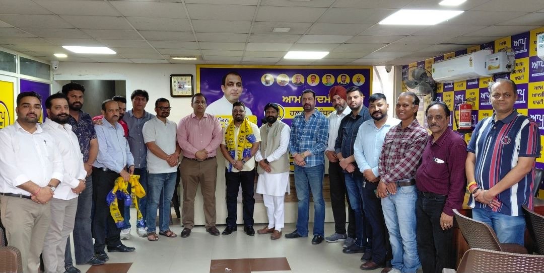 नितिन कोहली की मजबूत अगुवाई का असर: कांग्रेसी नेता सुमित शर्मा आम आदमी पार्टी में शामिल, जालंधर में आम आदमी पार्टी की बढ़ी राजनीतिक ताकत