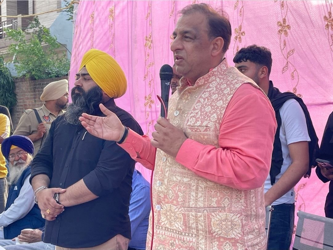 चार साल पूरे होने पर सरकार की उपलब्धियां लोगों तक-नितिन कोहली द्वारा हर वार्ड में बैठकों का दौर