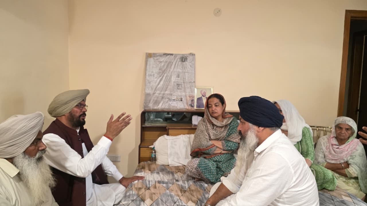 कुलदीप धालीवाल दिवंगत एमडी गगनदीप सिंह रंधावा के घर पहुंचे और गहरा दुख जताया