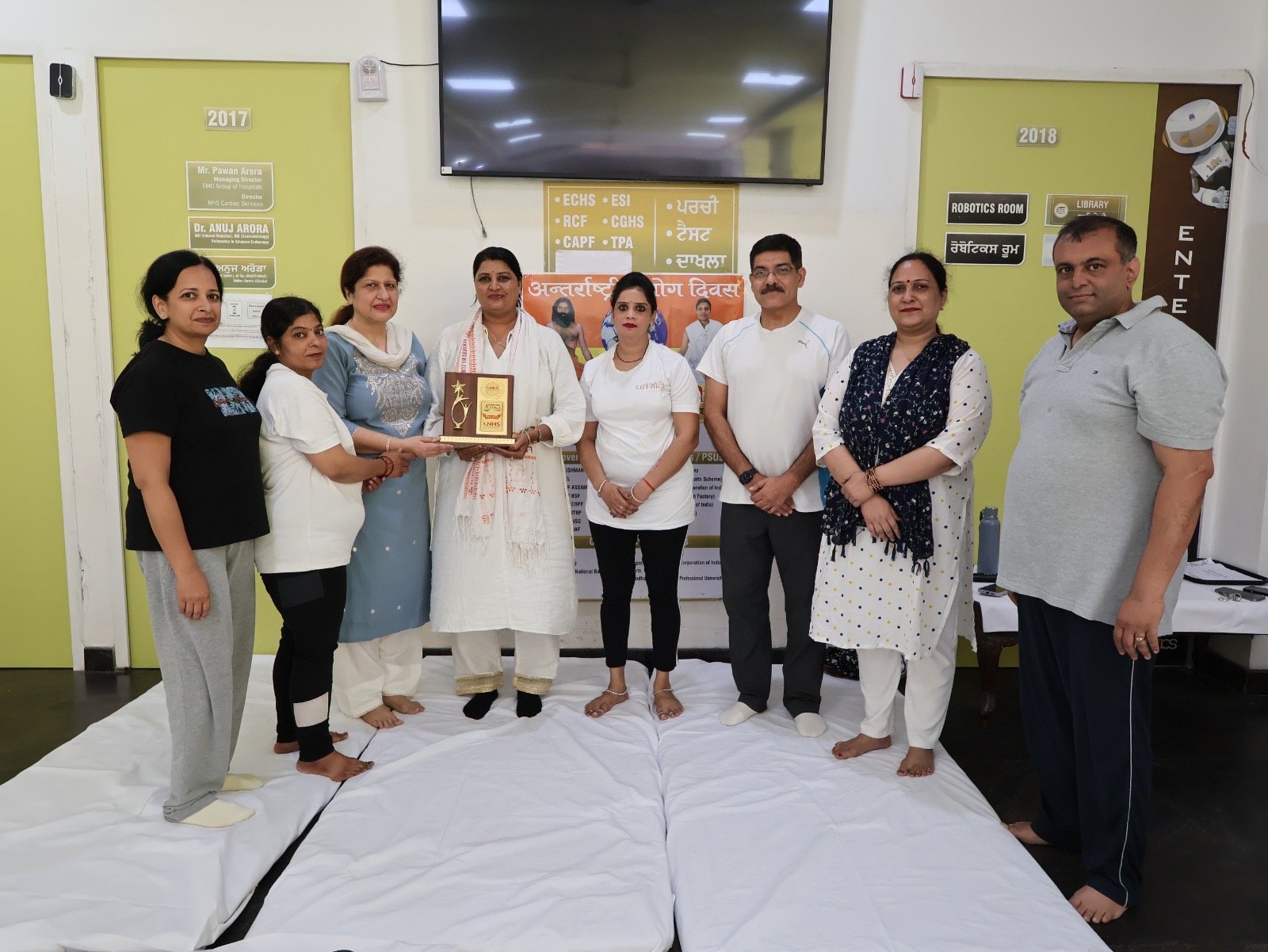 NHS अस्पताल द्वारा अंतरराष्ट्रीय योग दिवस उत्साहपूर्वक मनाया गया