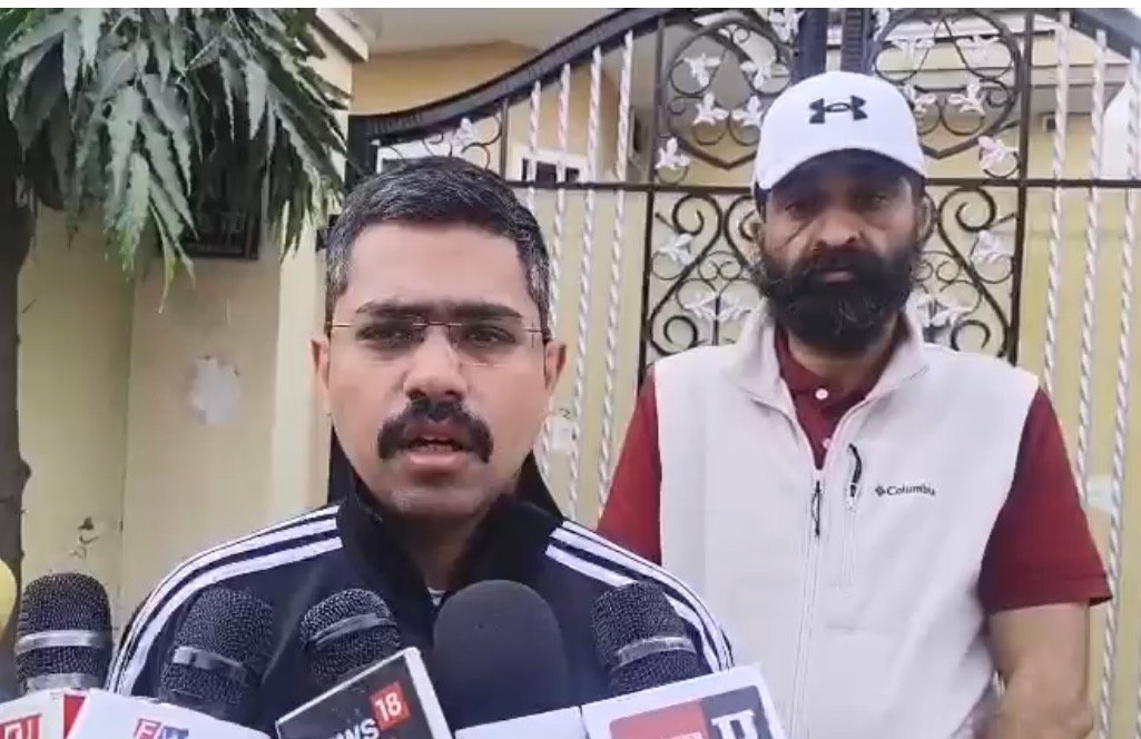 जालंधर के रहने वाले डाक्टर के घर के बाहर चली 10 गोलियाँ चली