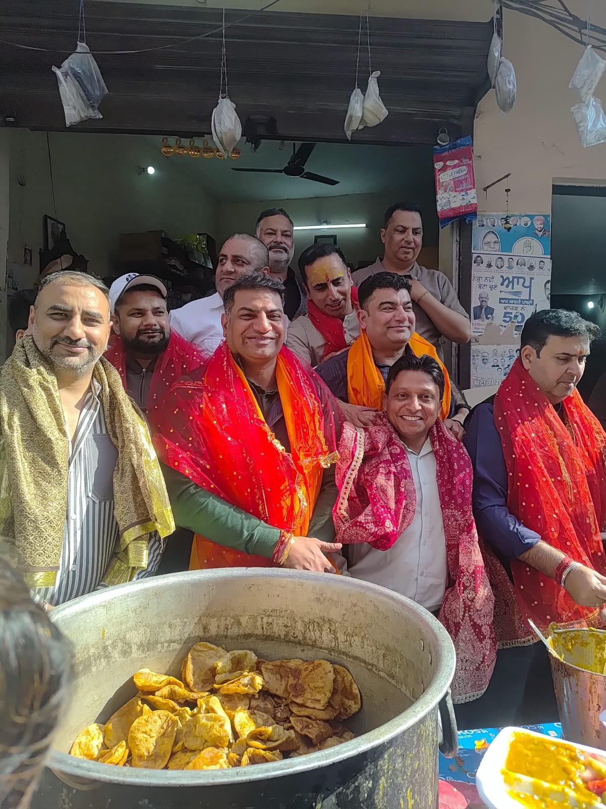 चावला ब्रदर्स ने करवाया विशाल भंडारा-मंत्री पुत्र अतुल भगत,EX MLA शीतल अंगुराल,मेयर धीर हुए शामिल