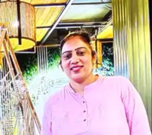 शादी की शापिंग करने जा रही महिला का चाईना डोर के साथ कटा गला,हुई मौत