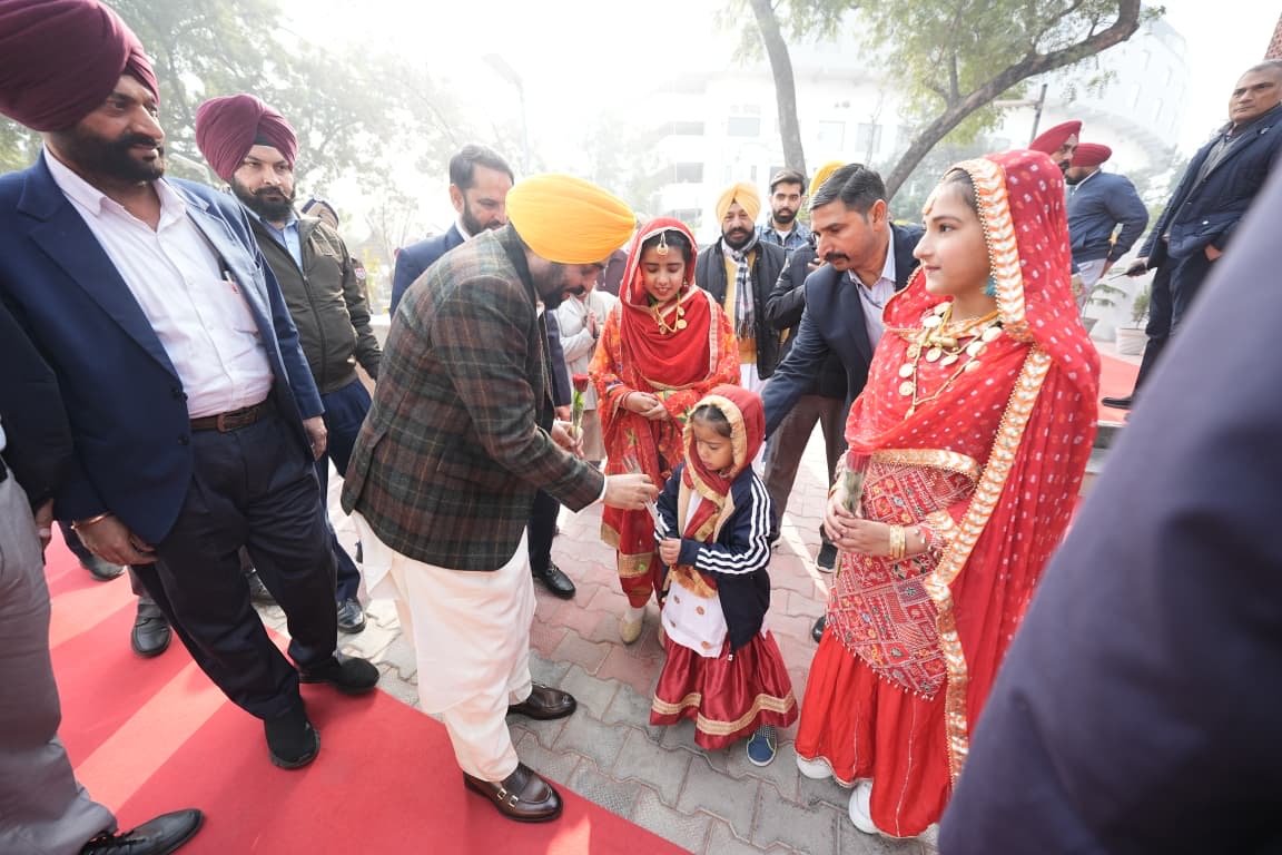 पंजाब सरकार युवाओं को प्रतियोगी परीक्षाओं की तैयारी करवाने के लिए ठोस प्रयास कर रही है: मुख्यमंत्री भगवंत सिंह मान